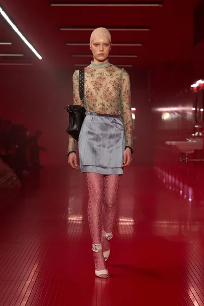 Look 30
